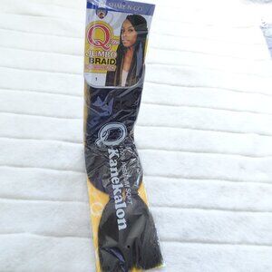 Pack Of Q jumbo braid premium soft hair. Q – KANEKALON. Black measures 28"